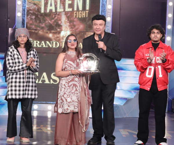 Contemporary dancer performing fluid motion choreography on India's Talent Fight broadcast stage